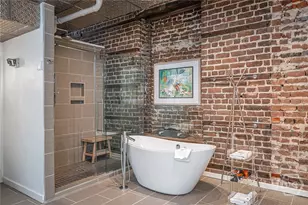 42 E Bay St, Savannah, GA 31401 - Photo 17