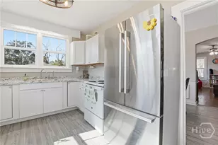 19 Smith Ave, Savannah, GA 31408 - Photo 11