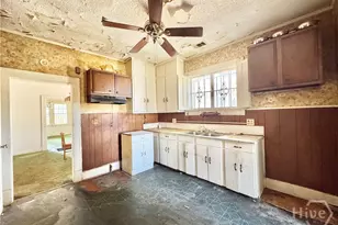 812 E 32nd St, Savannah, GA 31401 - Photo 9