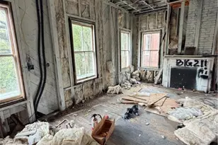 217 E 38th St, Savannah, GA 31401 - Photo 9