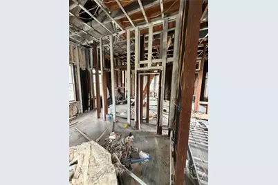 217 E 38th Street, Savannah, GA 31401 - Photo 11