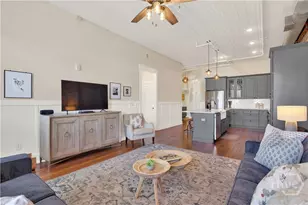 310 W Broughton St, Savannah, GA 31401 - Photo 3