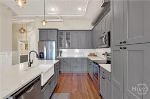 310 W Broughton St, Savannah, GA 31401 - Photo 9