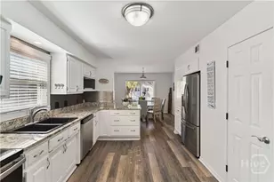 240 Georgia St, Saint Simons, GA 31522 - Photo 11