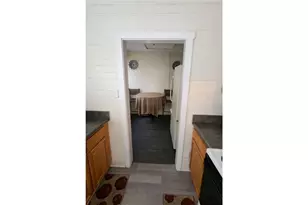 928 W Victory Dr, Savannah, GA 31415 - Photo 19