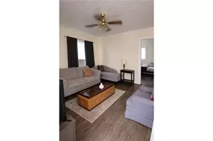 928 W Victory Dr, Savannah, GA 31415 - Photo 15