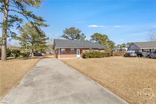 70 E Kenny Dr, Hinesville, GA 31313 - Photo 3