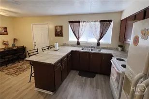 231 Holiday Cir, Savannah, GA 31419 - Photo 3