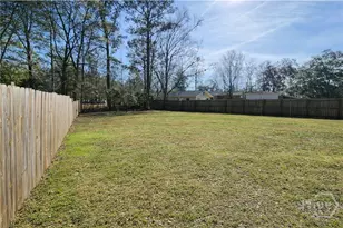 231 Holiday Cir, Savannah, GA 31419 - Photo 13