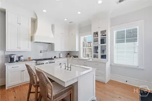 114 W Liberty St, Savannah, GA 31401 - Photo 11