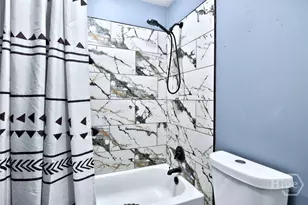 102 Stuart St, Savannah, GA 31405 - Photo 51