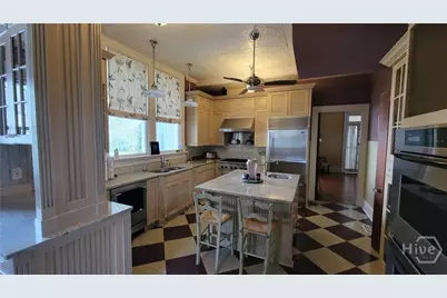 920 E Victory Drive, Savannah, GA 31405 - Photo 19