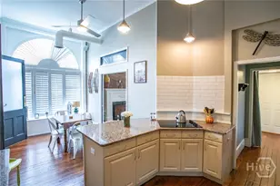 110 Barnard St, Savannah, GA 31401 - Photo 15