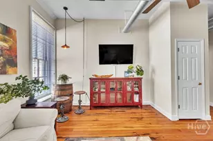 105 Whitaker St, Savannah, GA 31401 - Photo 15