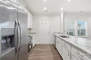 33 Travis St, Savannah, GA 31406 - Photo 11