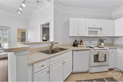 2136 Whitemarsh Way, Savannah, GA 31410 - Photo 7