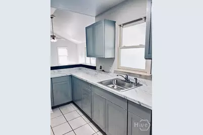 657 W 34th Street, Savannah, GA 31415 - Photo 5