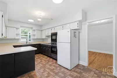 501 E 55th Street, Savannah, GA 31405 - Photo 13