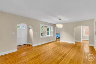 308 E 55th St, Savannah, GA 31405 - Photo 7