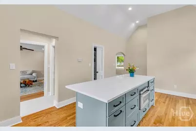 308 E 55th Street, Savannah, GA 31405 - Photo 15