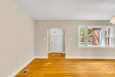 308 E 55th Street, Savannah, GA 31405 - Photo 3