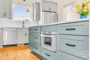 308 E 55th St, Savannah, GA 31405 - Photo 13