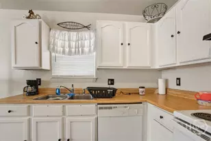 1020 E Bolton St, Savannah, GA 31401 - Photo 9