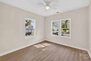 654 E 34th St, Savannah, GA 31401 - Photo 13