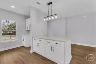 1207 E 71st St, Savannah, GA 31404 - Photo 7