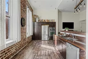 110 Barnard St, Savannah, GA 31401 - Photo 21