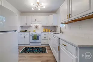 524 Nicoll St, Savannah, GA 31401 - Photo 17