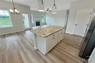 202 Pitchline Dr, Hinesville, GA 31313 - Photo 5