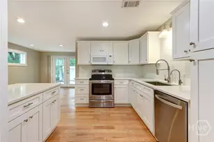 416 E 61st St, Savannah, GA 31405 - Photo 13