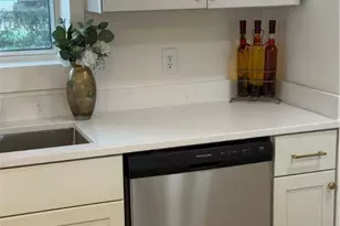 1510 E 49th St, Savannah, GA 31404 - Photo 9