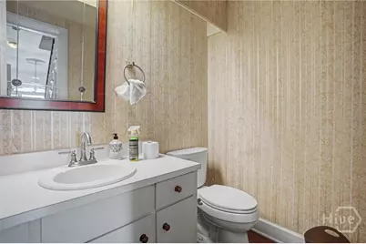 221 E Charlton Street, Savannah, GA 31401 - Photo 31