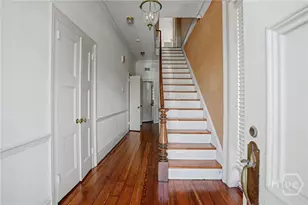 221 E Charlton St, Savannah, GA 31401 - Photo 17