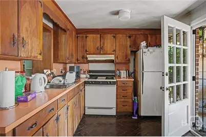 221 E Charlton Street, Savannah, GA 31401 - Photo 35