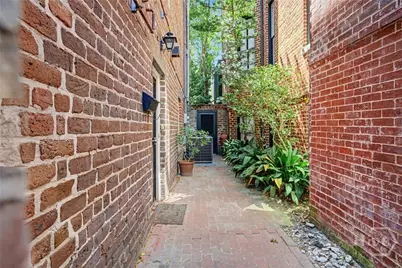221 E Charlton Street, Savannah, GA 31401 - Photo 13