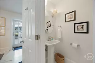 512 Tattnall St, Savannah, GA 31401 - Photo 13