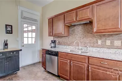 132 E Oglethorpe Avenue, Savannah, GA 31401 - Photo 19