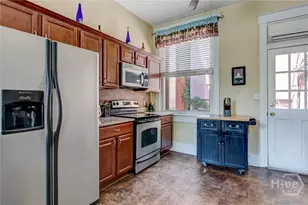 132 E Oglethorpe Ave, Savannah, GA 31401 - Photo 17