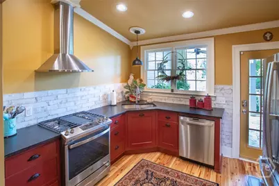 528 E Jones Street, Savannah, GA 31401 - Photo 15
