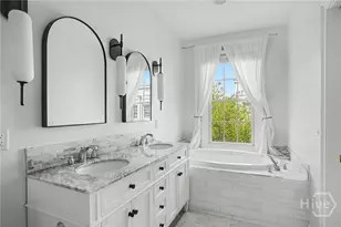 340 W Jones St, Savannah, GA 31401 - Photo 23