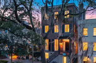11 W Jones St, Savannah, GA 31401 - Photo 31