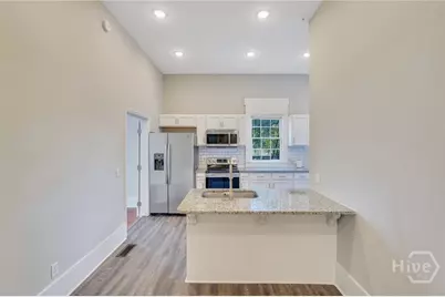 309 W 33rd Street, Savannah, GA 31401 - Photo 9