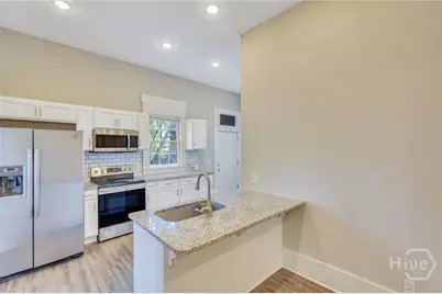 309 W 33rd Street, Savannah, GA 31401 - Photo 11