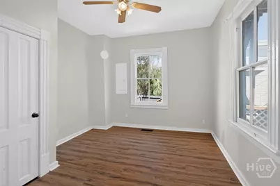 22 E 37th Street, Savannah, GA 31401 - Photo 17