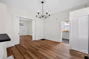 22 E 37th St, Savannah, GA 31401 - Photo 11