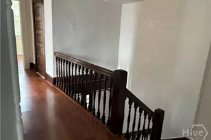 201 E 39th St, Savannah, GA 31401 - Photo 3