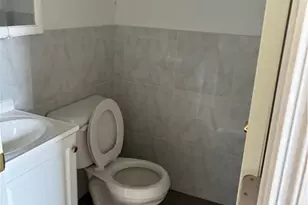 201 E 39th St, Savannah, GA 31401 - Photo 5